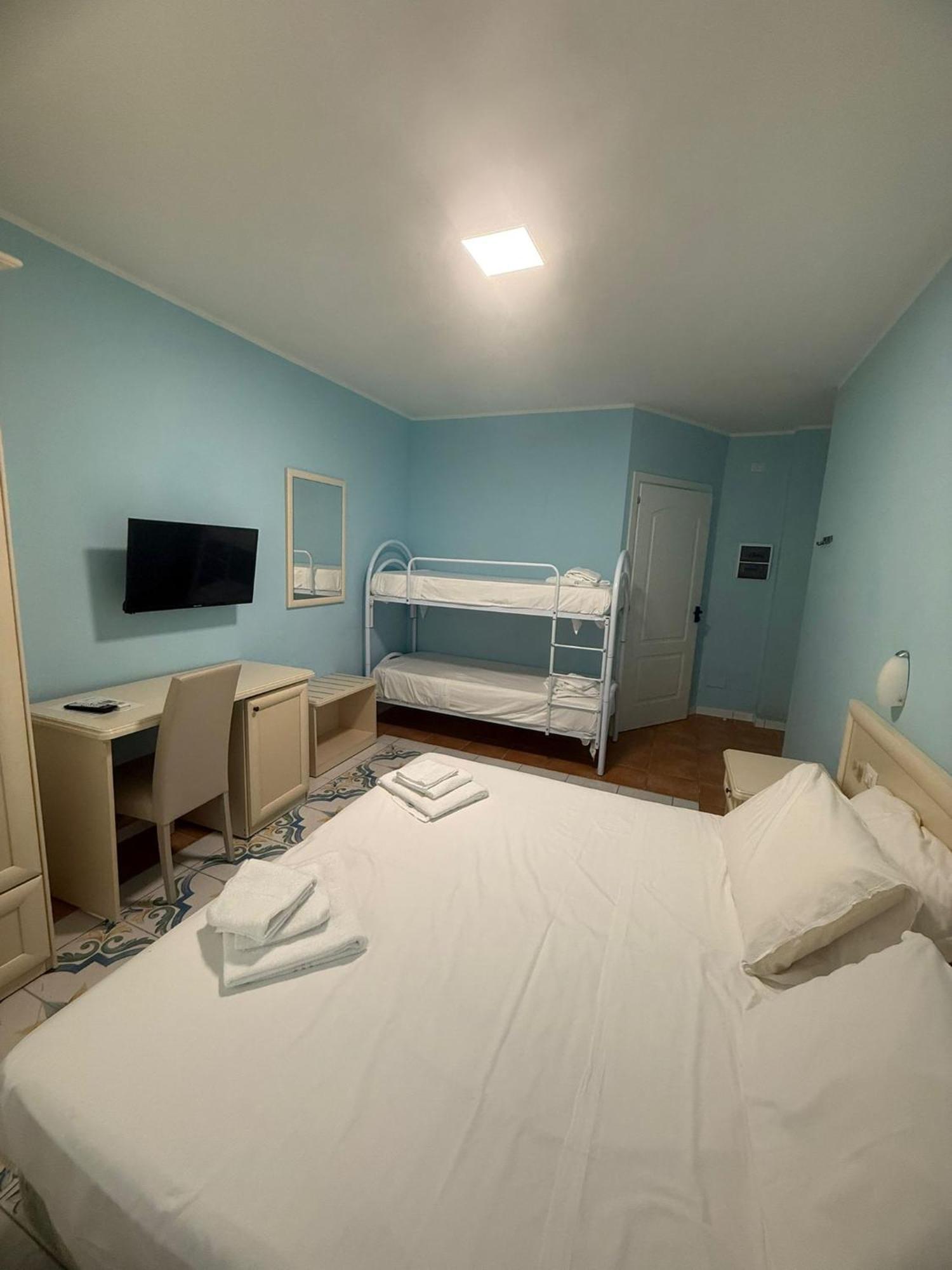 Quadruple Room - Disability Access,1697995773:JPEG