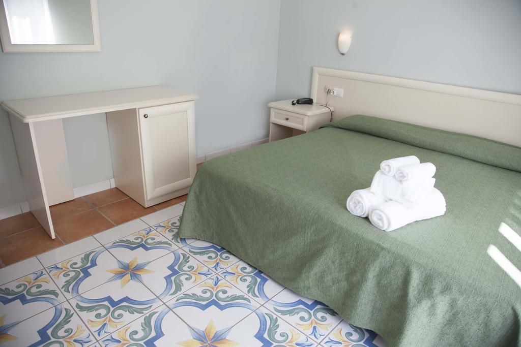 Standard Quadruple Room,1588160102:JPEG